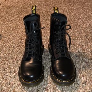 Dr. Martens 1460 W Smooth Black 8 Eye Boot